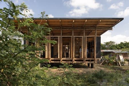 https://www.archdaily.com/1031042/la-panificadora-centro-desarrollo-y-de-produccion-rural-natura-futura